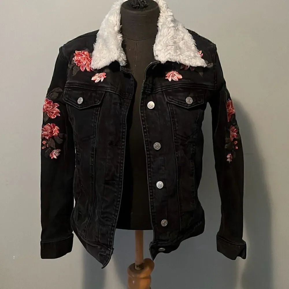 Pacsun Womens Sherpa Embroidered Floral Denim Jacket